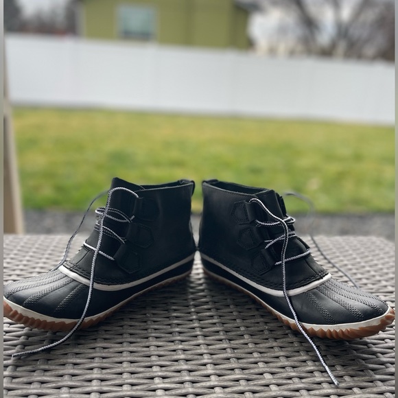 SOREL Out N About Booties - size 8.5 - Picture 2 of 10